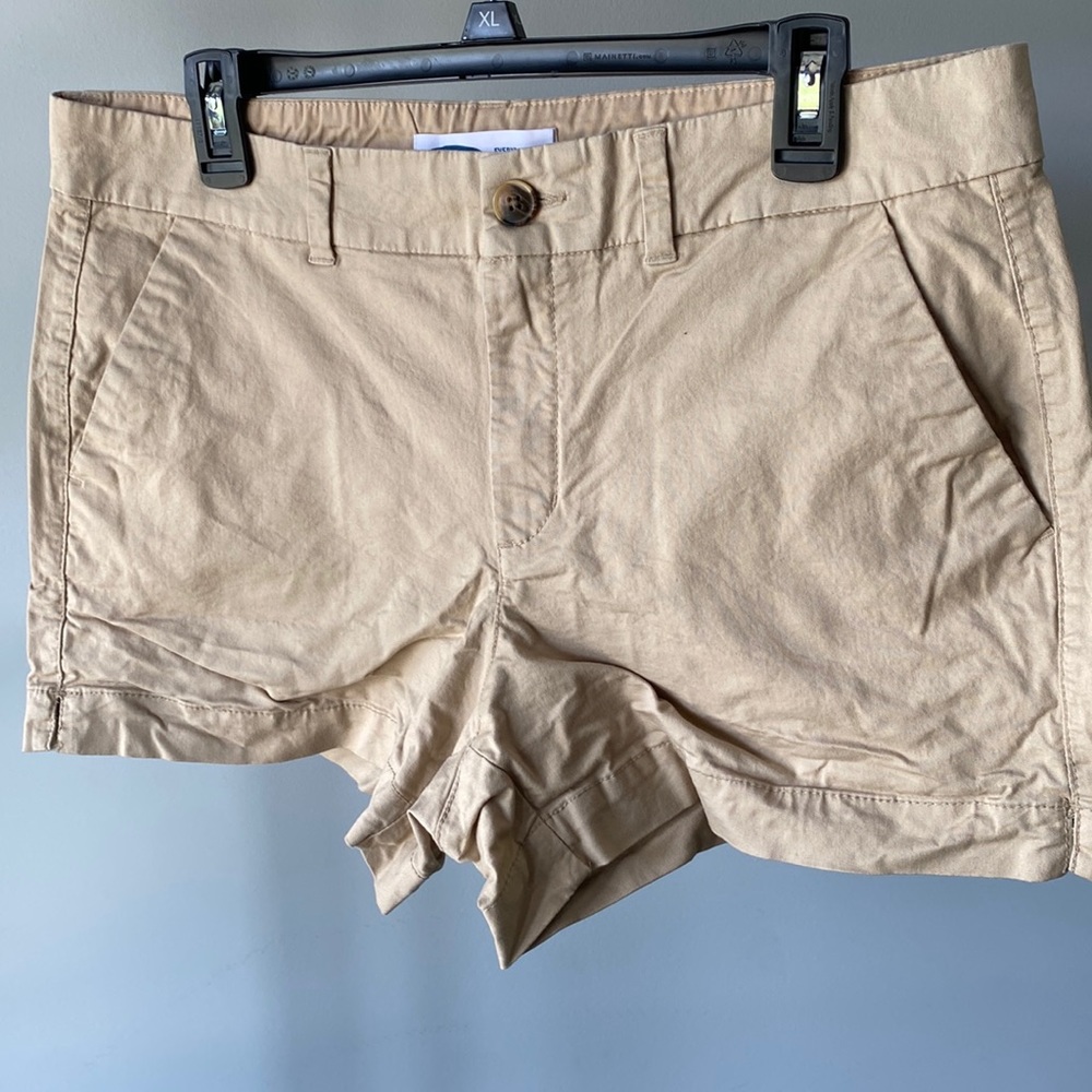 NWOT Old Navy khaki shorts